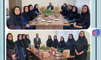  می‌توان در سایه آموختن گنج عشق جاودان اندوختن    اول از استاد، یاد آموختیم پس سویدای سواد آموختیم    از پدر گر قالب تن یافتیم از معلم جان روشن یافتیم. 